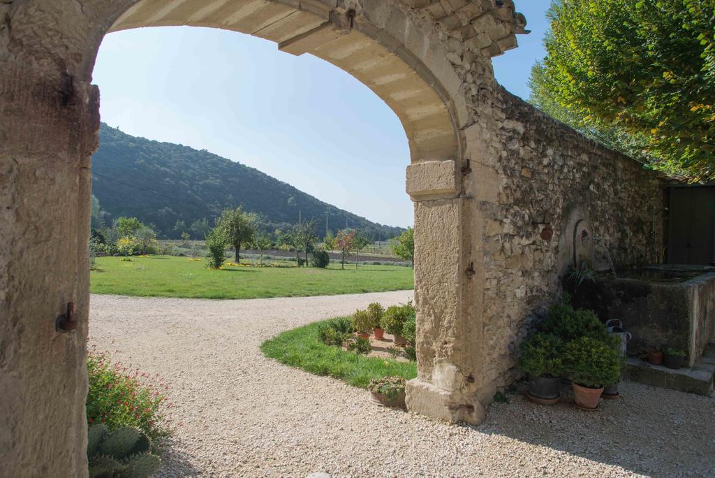 Bed and Breakfast Le Mas De La Fontaine Le Pegue Exterior foto