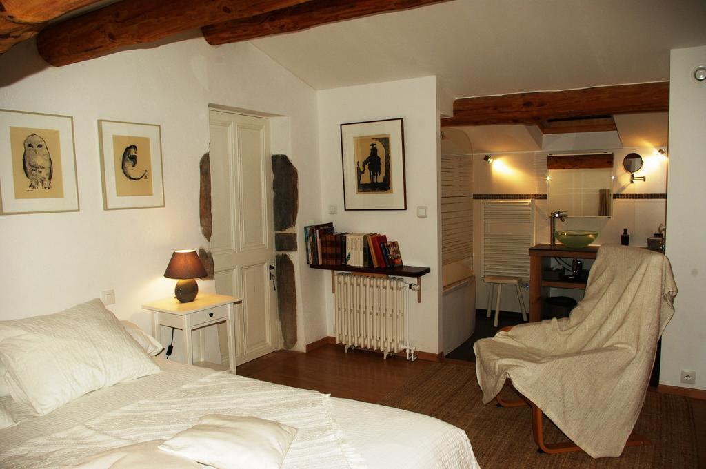 Bed and Breakfast Le Mas De La Fontaine Le Pegue Exterior foto