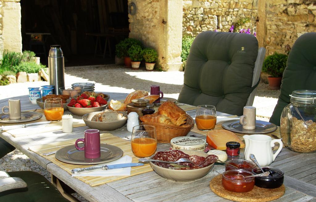 Bed and Breakfast Le Mas De La Fontaine Le Pegue Exterior foto
